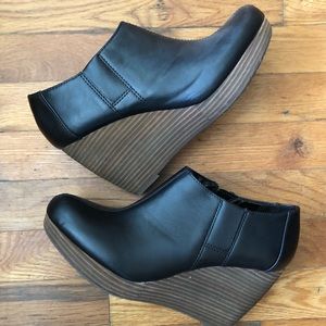 NWOT Dr Scholl’s Black Wedge Ankle Booties